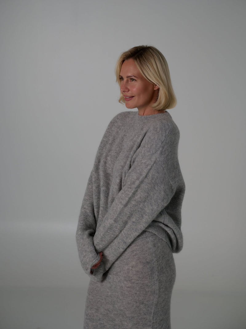 SURI SWEATER GREY
