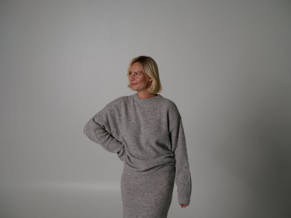 SURI SWEATER GREY